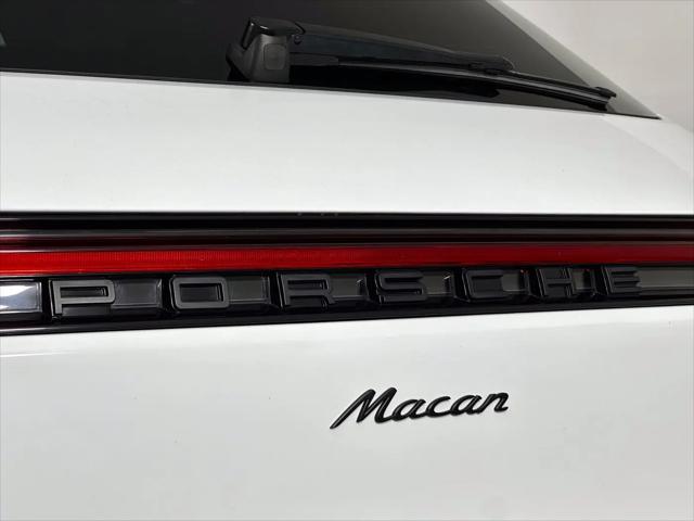 2022 Porsche Macan Macan