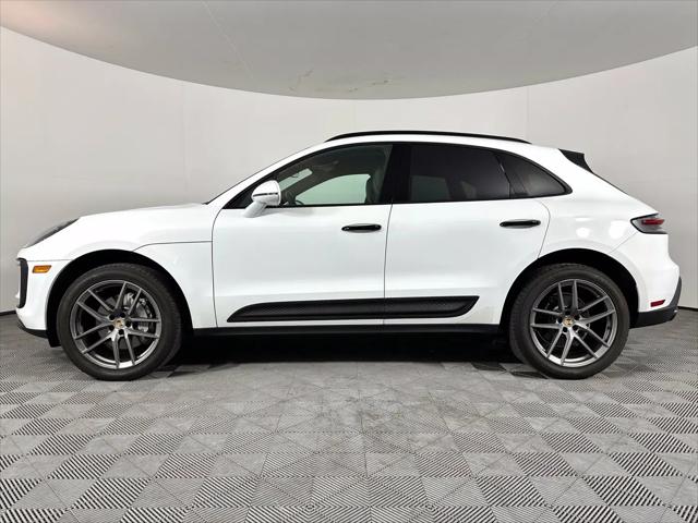 2022 Porsche Macan Macan