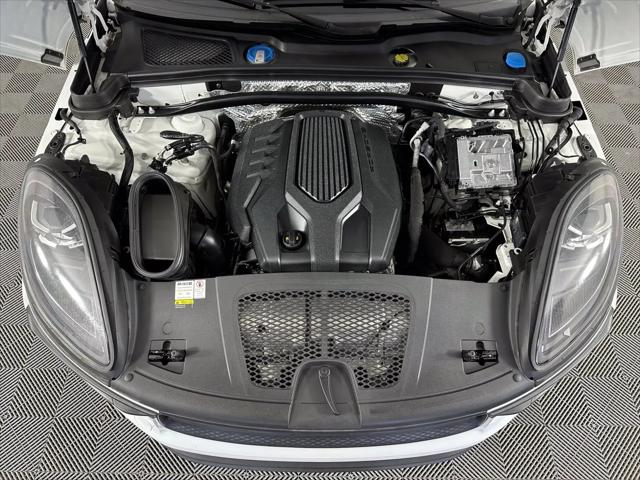 2022 Porsche Macan Macan