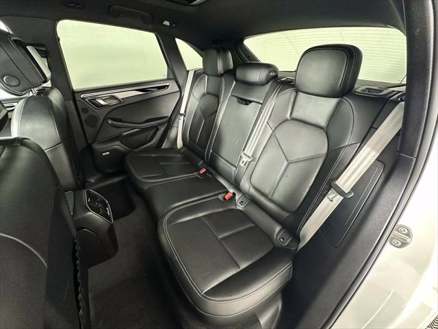 2022 Porsche Macan Macan