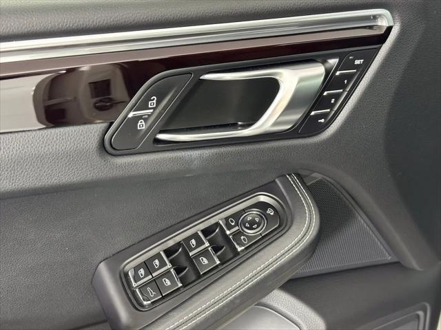 2022 Porsche Macan Macan