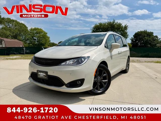 2020 Chrysler Pacifica Touring L for sale in Chesterfield, MI