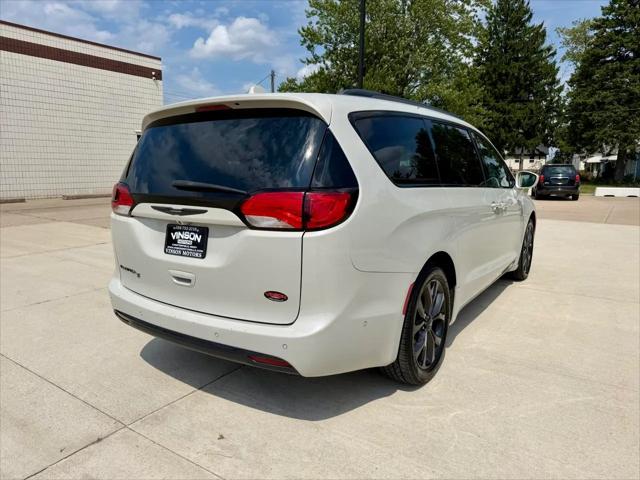 2020 Chrysler Pacifica Touring L