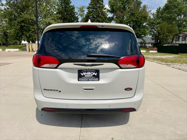 2020 Chrysler Pacifica Touring L