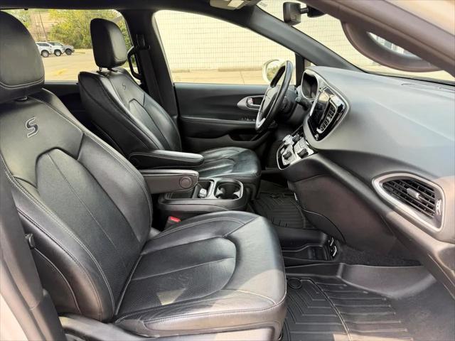 2020 Chrysler Pacifica Touring L