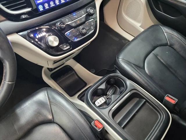2017 Chrysler Pacifica Touring-L