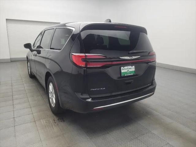 2023 Chrysler Pacifica Touring