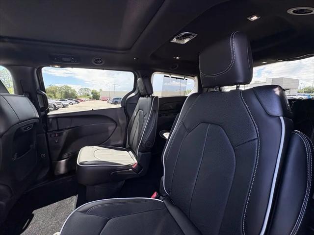 2027 Chrysler Pacifica Limited