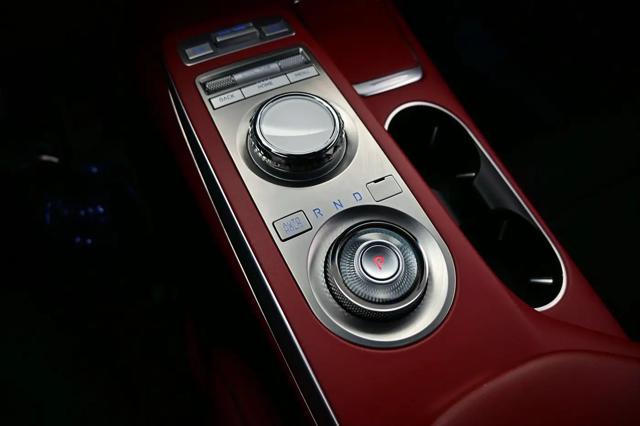 2023 Genesis GV70 2.5T AWD