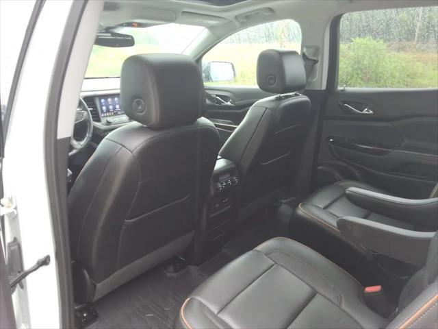 2022 GMC Acadia AWD AT4