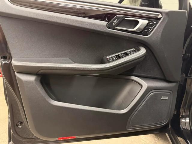 2021 Porsche Macan Macan
