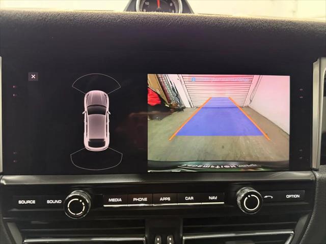2021 Porsche Macan Macan