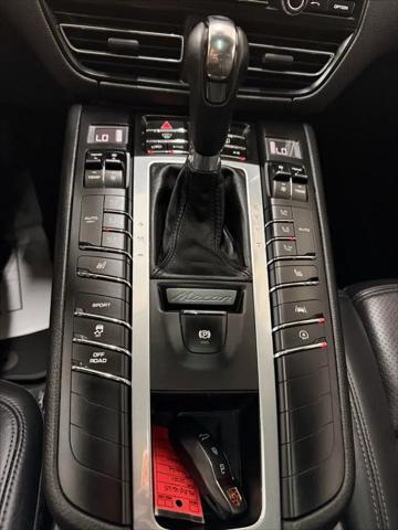 2021 Porsche Macan Macan