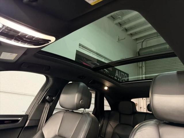 2021 Porsche Macan Macan