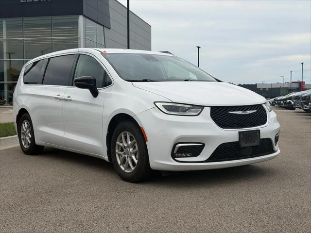 2024 Chrysler Pacifica Touring L for sale in Elgin, IL