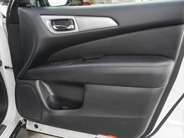 2017 Nissan Pathfinder SL