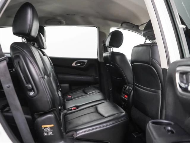 2017 Nissan Pathfinder SL