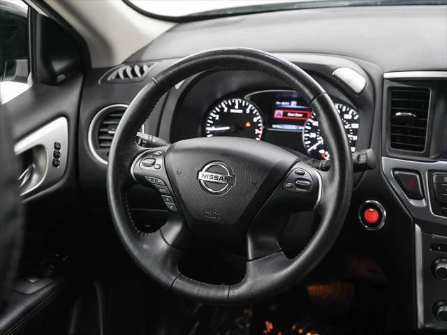 2017 Nissan Pathfinder SL