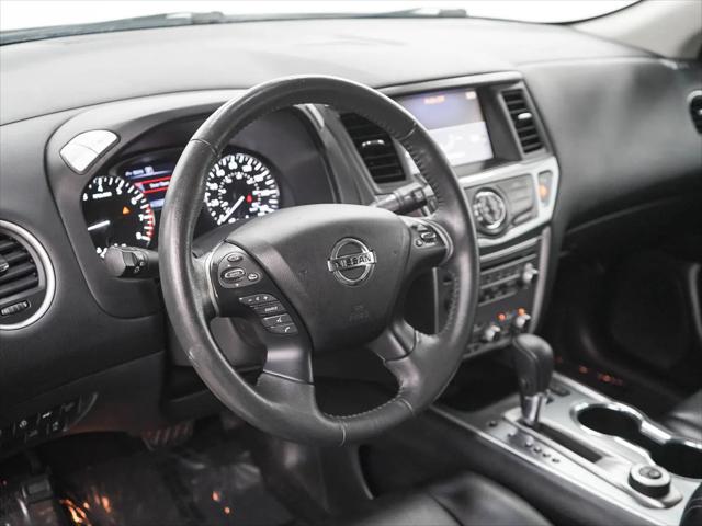2017 Nissan Pathfinder SL