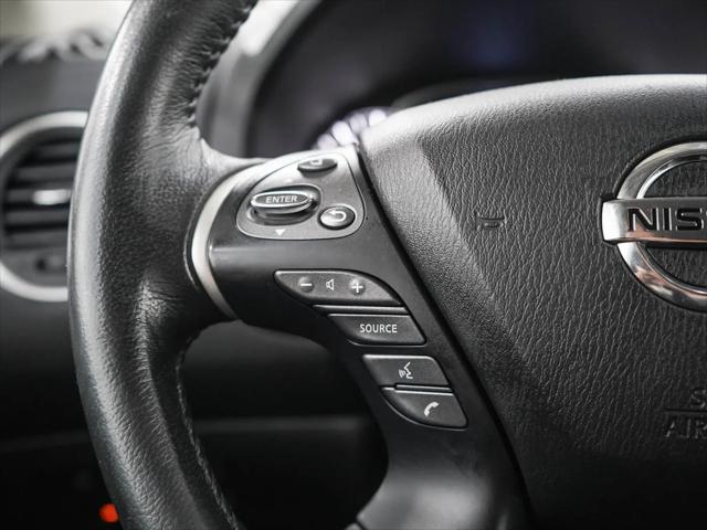 2017 Nissan Pathfinder SL