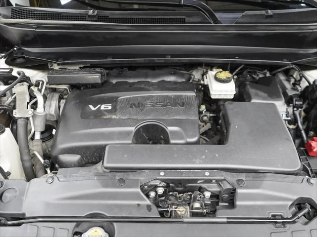 2017 Nissan Pathfinder SL