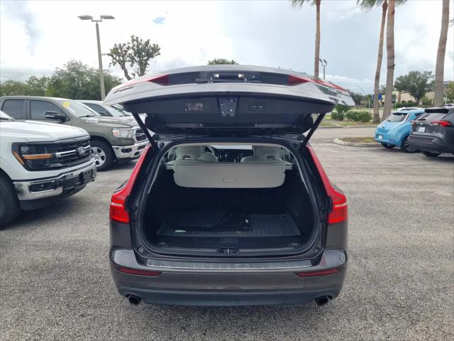 2020 Volvo V60 T5 Momentum