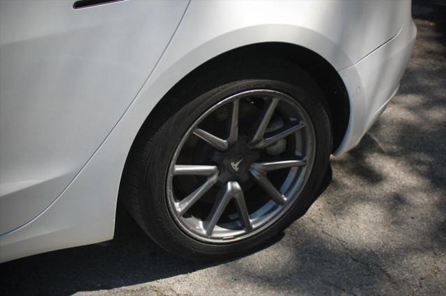 2020 Tesla Model 3 Standard Range Rear-Wheel Drive