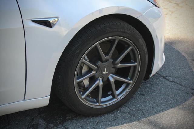 2020 Tesla Model 3 Standard Range Rear-Wheel Drive