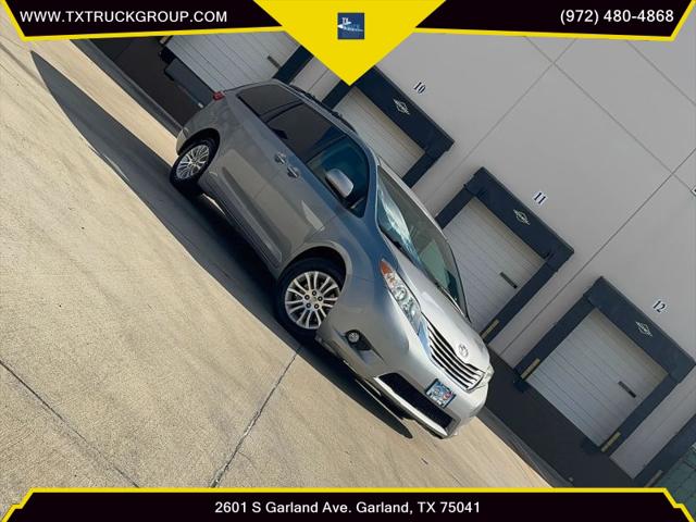 2017 Toyota Sienna XLE Premium 8 Passenger for sale in Garland, TX
