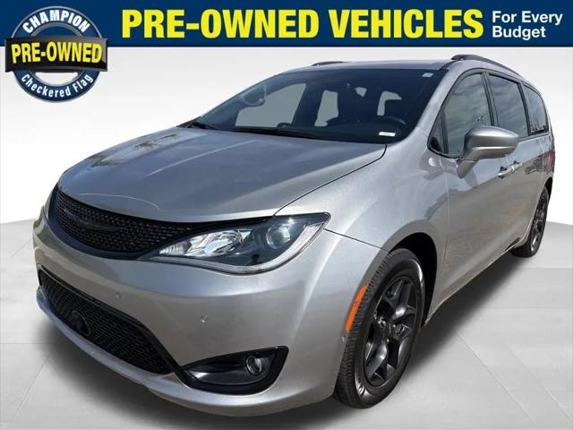 2020 Chrysler Pacifica Touring L for sale in Lansing, MI