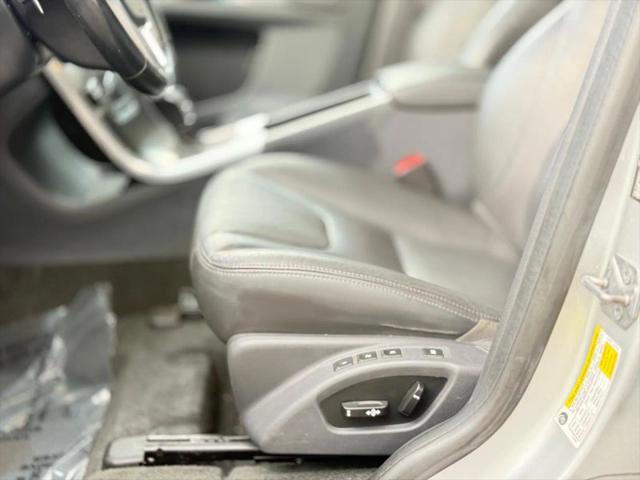 2015 Volvo XC60 T6 Platinum