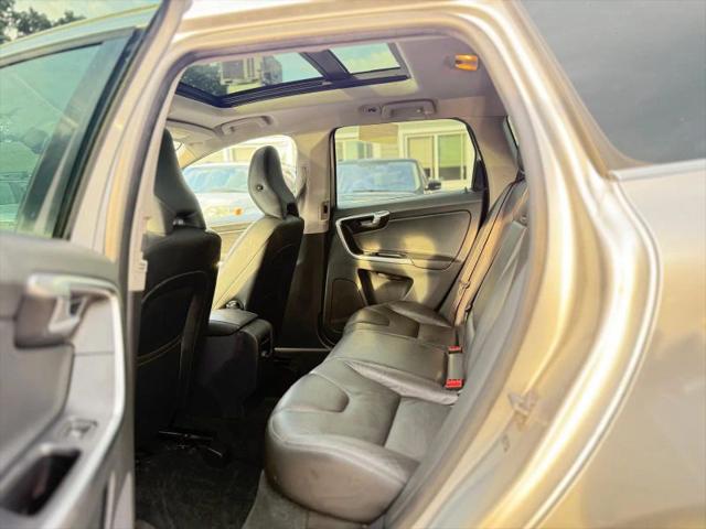 2015 Volvo XC60 T6 Platinum
