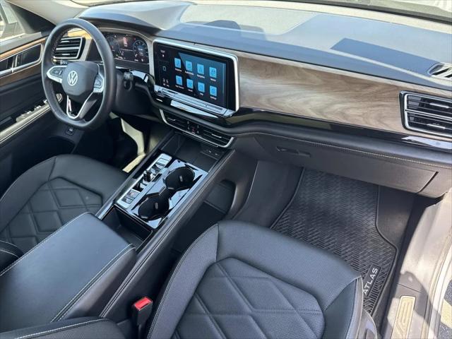 2024 Volkswagen Atlas 2.0T SE w/Technology