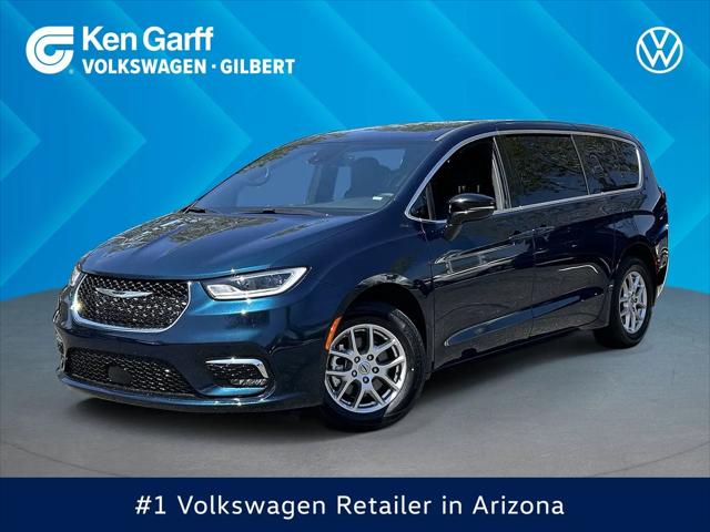 2025 Chrysler Pacifica Select for sale in Gilbert, AZ