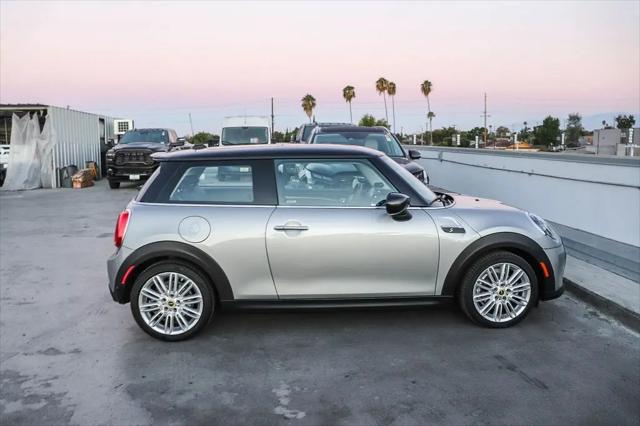 2024 MINI SE Hardtop Cooper