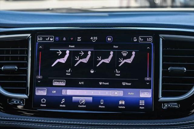 2027 Chrysler Pacifica Select