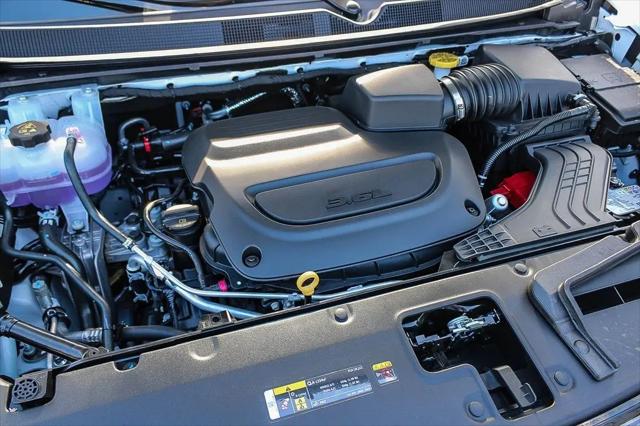 2027 Chrysler Pacifica Select