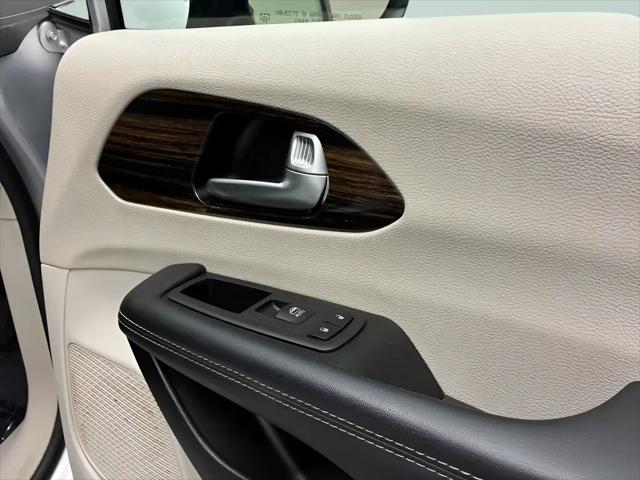 2023 Chrysler Pacifica Hybrid Limited