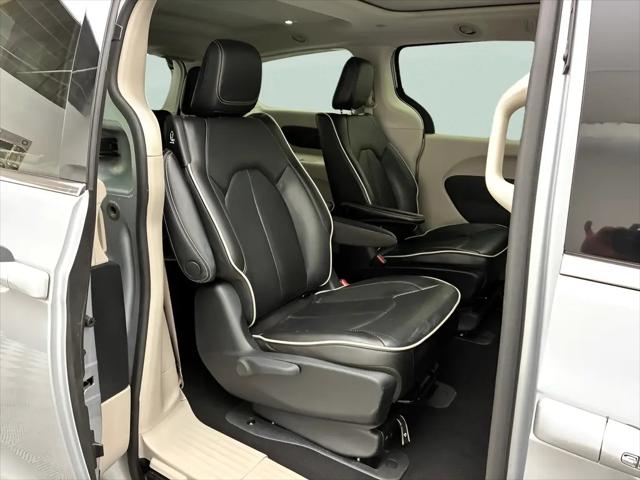 2023 Chrysler Pacifica Hybrid Limited