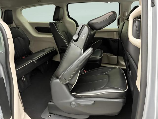 2023 Chrysler Pacifica Hybrid Limited