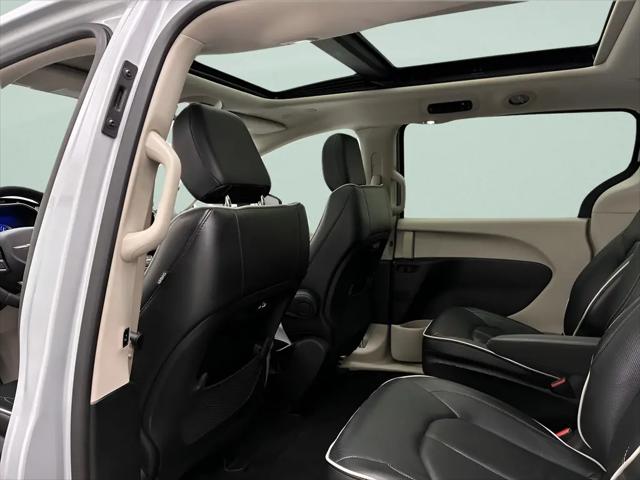 2023 Chrysler Pacifica Hybrid Limited