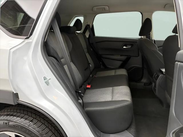 2025 Nissan Rogue SV FWD