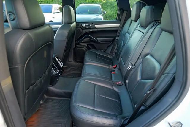 2013 Porsche Cayenne Cayenne