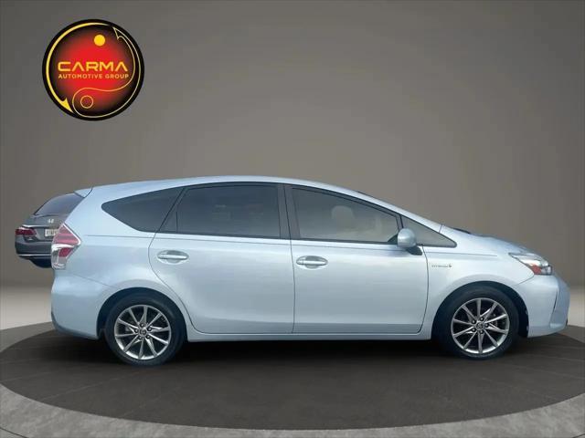 2016 Toyota Prius v Five