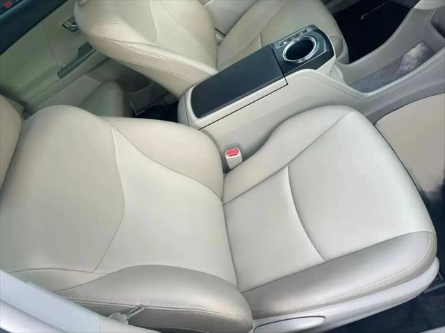2016 Toyota Prius v Five
