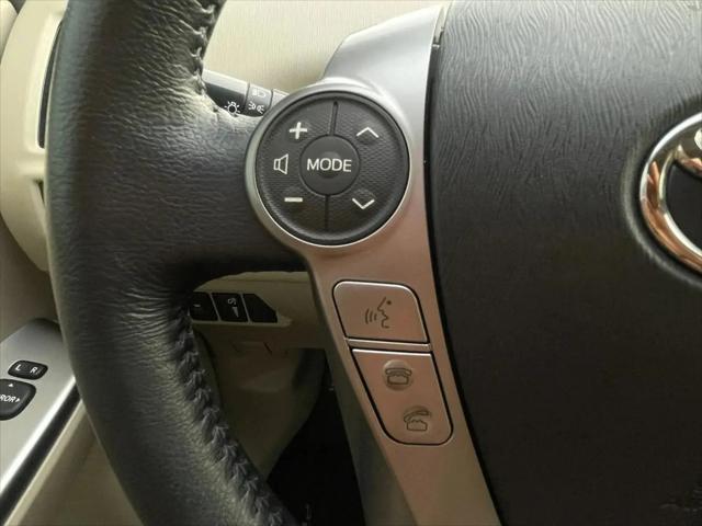2016 Toyota Prius v Five