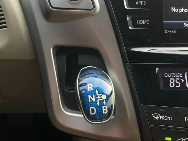 2016 Toyota Prius v Five