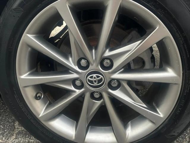 2016 Toyota Prius v Five