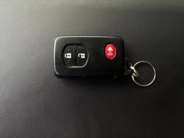 2016 Toyota Prius v Five