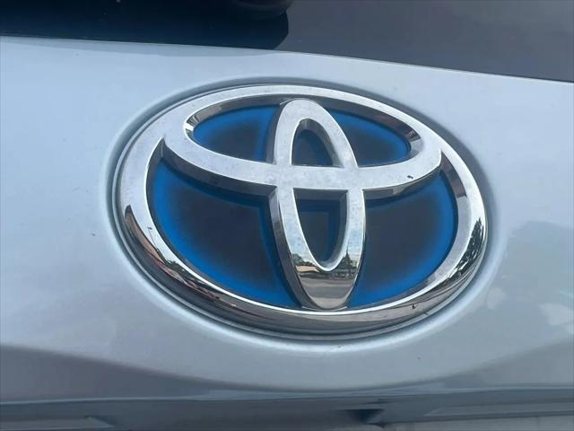 2016 Toyota Prius v Five
